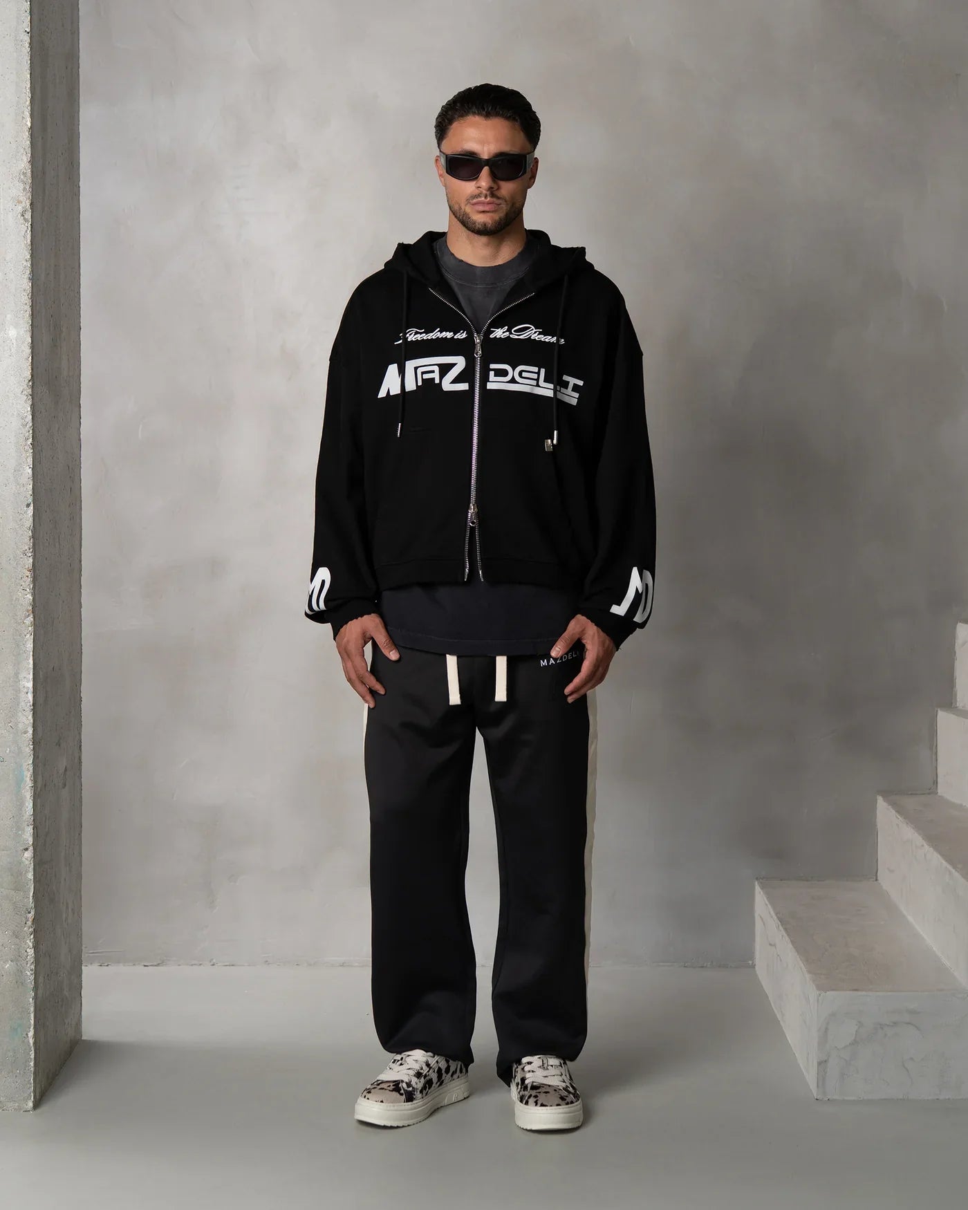 Rubén | Sudadera Boxy con Cremallera – Negra